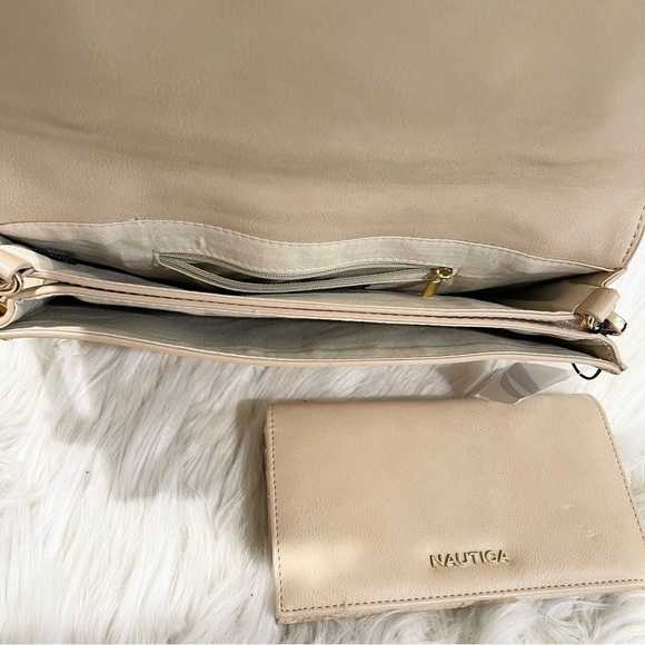 Women’s Nautica Beige Crossbody Bad & Wallet Set! - Picture 4 of 5